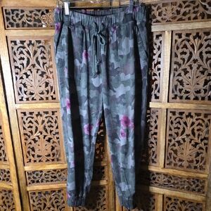Side Stitch Camouflage Joggers with Pink Accents Size S